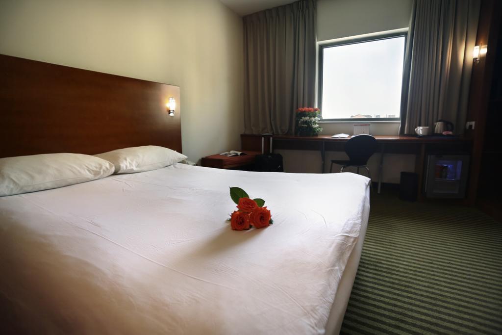 Ibis Amman Hotel Exterior photo